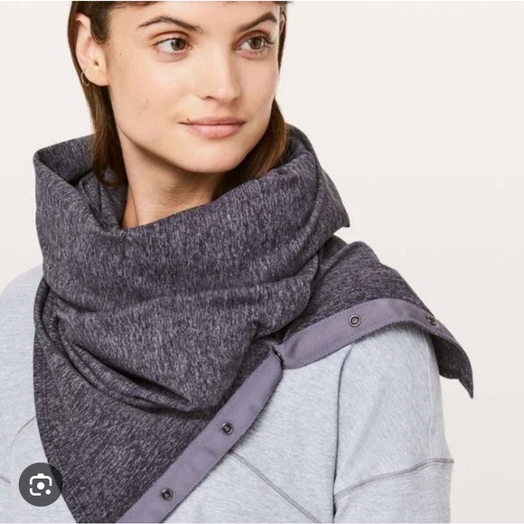Lululemon Snapped Custom Scarf - Picture 2 of 6